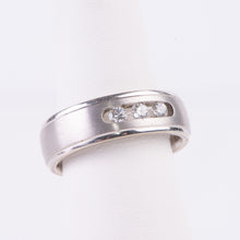 Load image into Gallery viewer, Men's 10kt White Gold Diamond Wedding Band