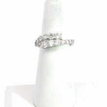 Load image into Gallery viewer, 14Kt White Gold Diamond Fashion Ring
