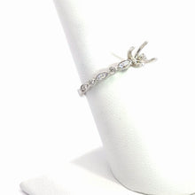 Load image into Gallery viewer, 18kt White Gold Diamond Engagement Semi Mount Ring
