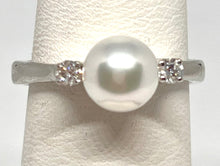 Load image into Gallery viewer, White Gold Pearl and Diamond Ring

