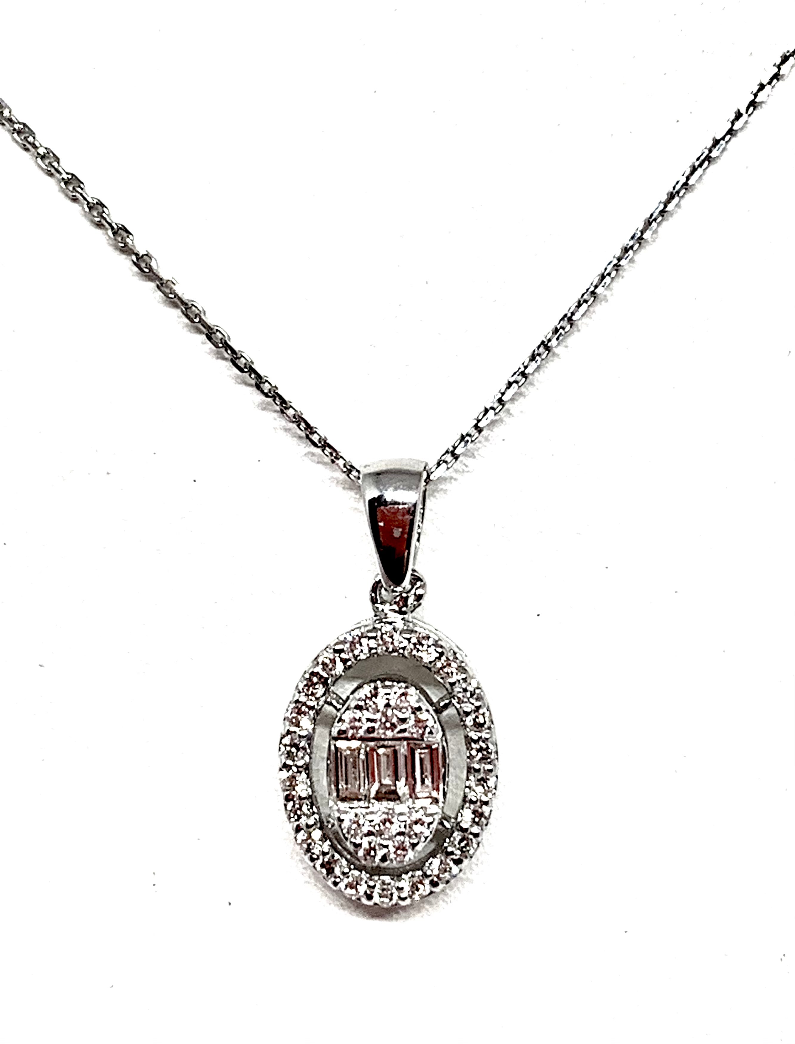 18kt White Gold  Diamond Pendant