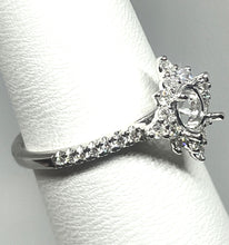 Load image into Gallery viewer, 18kt White Gold Diamond Engagement Semi Mount Ring

