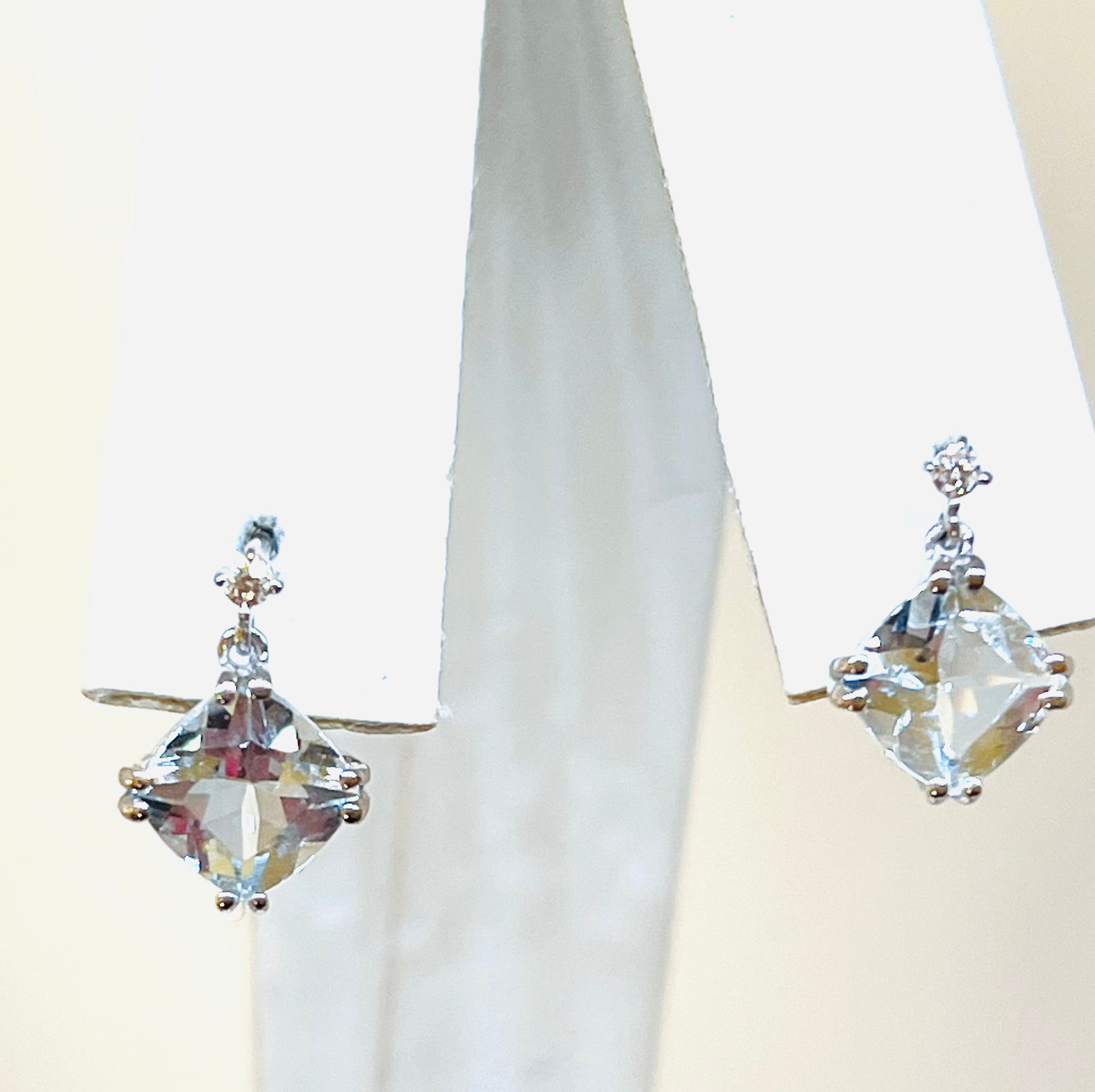 14kt White Gold Aquamarine Earrings